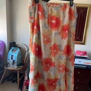 Long flowery skirt 3X